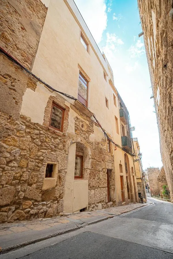 Apartamento 1 En La Muralla Romana Junto A La Catedral Tarragona 0*,  Spain